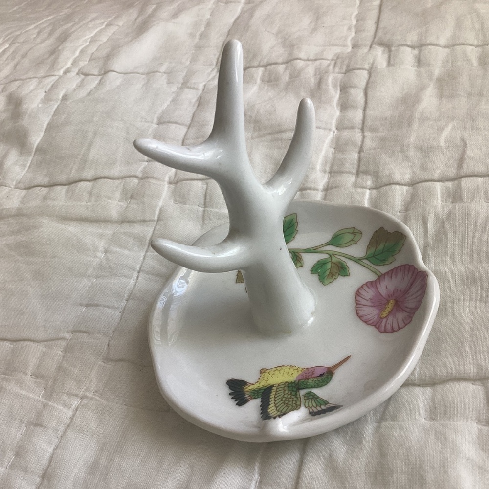 VINTAGE HIBISCUS & HUMMINGBIRD MULTI RING HOLDER - Picture 3 of 7